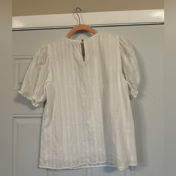 Beautiful CeCe brand short sleeve blouse, size S - Picture 2 of 3